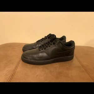 Nike Vision Court Low